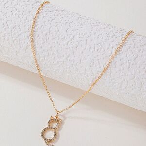 - Cat rhinestone necklace